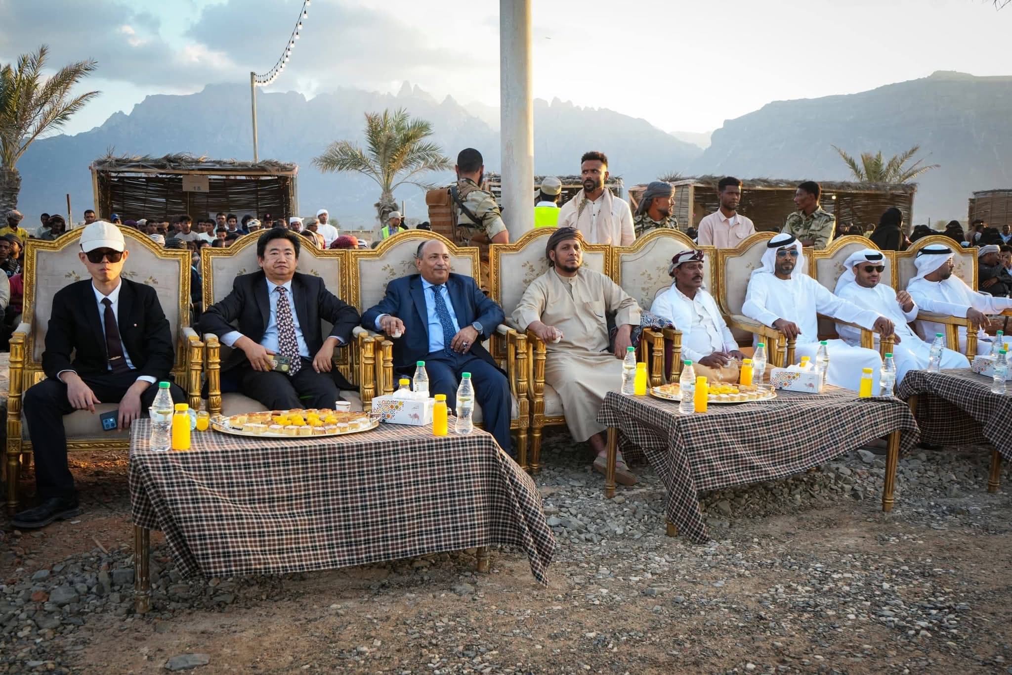 محافظ سقطرى يشهد انطلاق مهرجان الشيخ زايد التراثي الثقافي العاشر وسط حضور رسمي وشعبي واسع