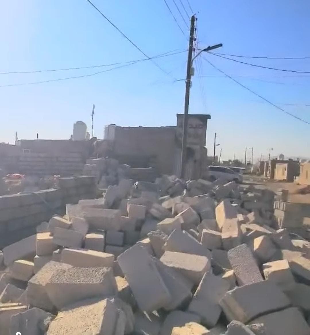 سلطات مأرب تسطو على منزل مواطن بعد طرده من وظيفته بسبب توجهاته الفكرية