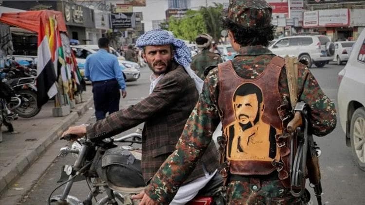 الحـوثيون يُخلون مواقع هامة في صنعاء ومغادرة قيادات بارزة