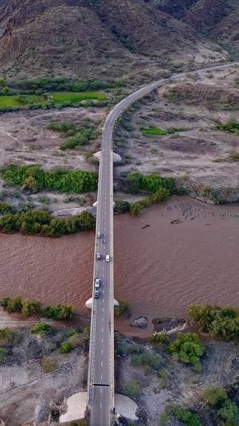 وفاة طفل ونجاة ثلاثة في سيل جسر وادي بناء بمحافظة لحج