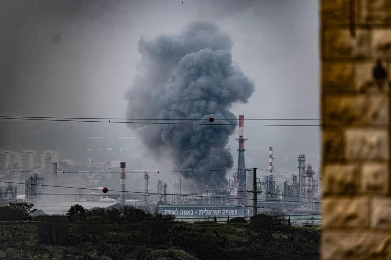 إيران تستهدف محطة كهرباء حيفا ردا على هجوم “بارس” وانقطاع التيار عن مناطق واسعة