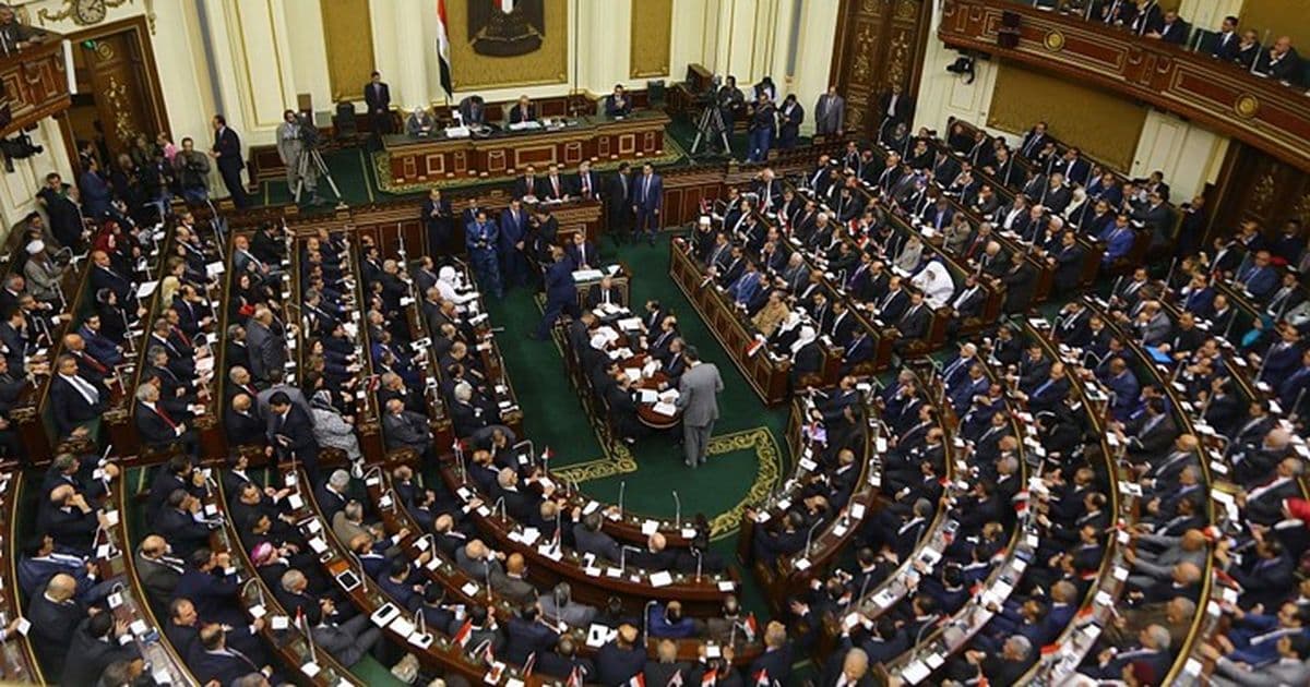 برلمان مصر يرجئ التصويت على دعم السعودية عسكريا بعد اعتراض نواب