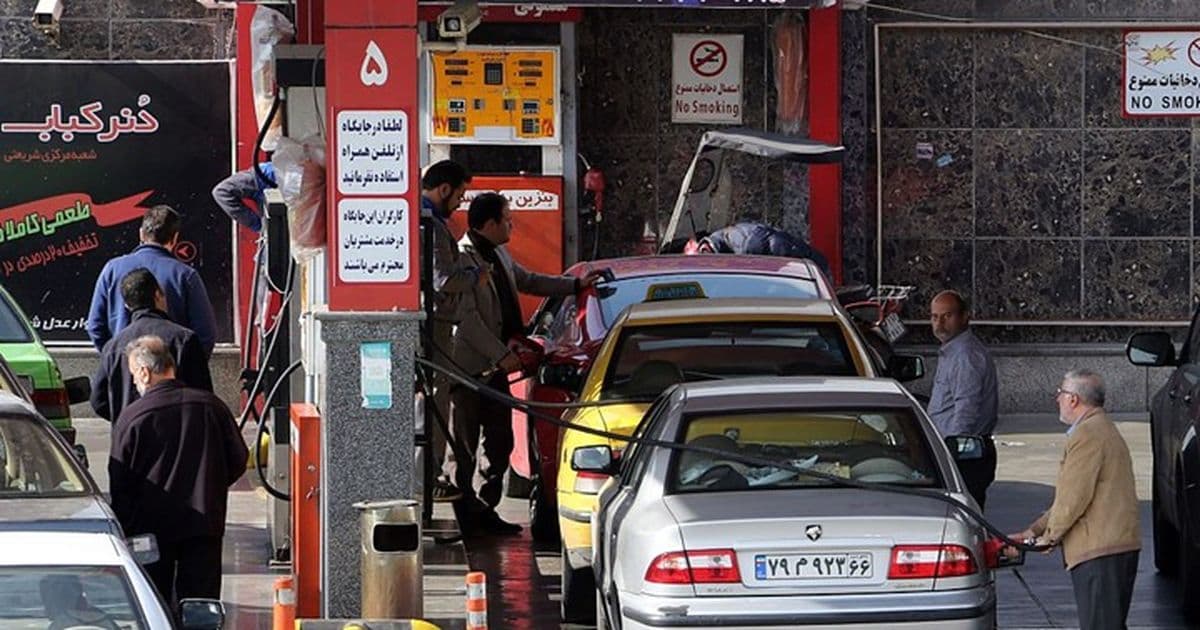 إيران تكشف عن توقيف 11 أجنبياً وتصادر ملايين اللترات من الديزل في الساحل الغربي