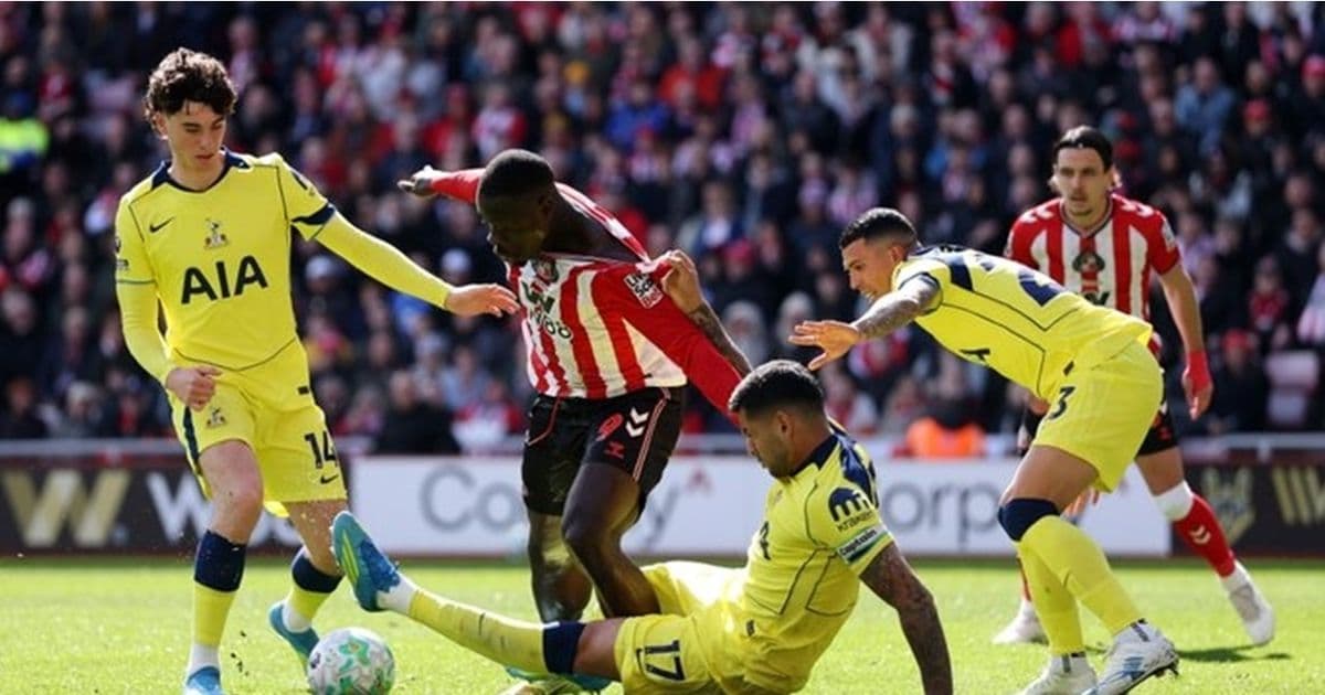 شبح الهبوط يُخيّم على توتنهام بعد تلقيه خسارة جديدة في البريميرليغ