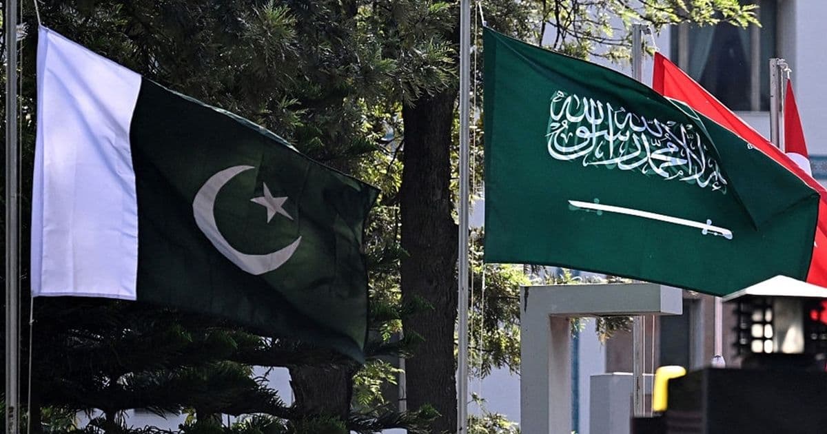 باكستان تعلن تلقي مليار دولار من السعودية