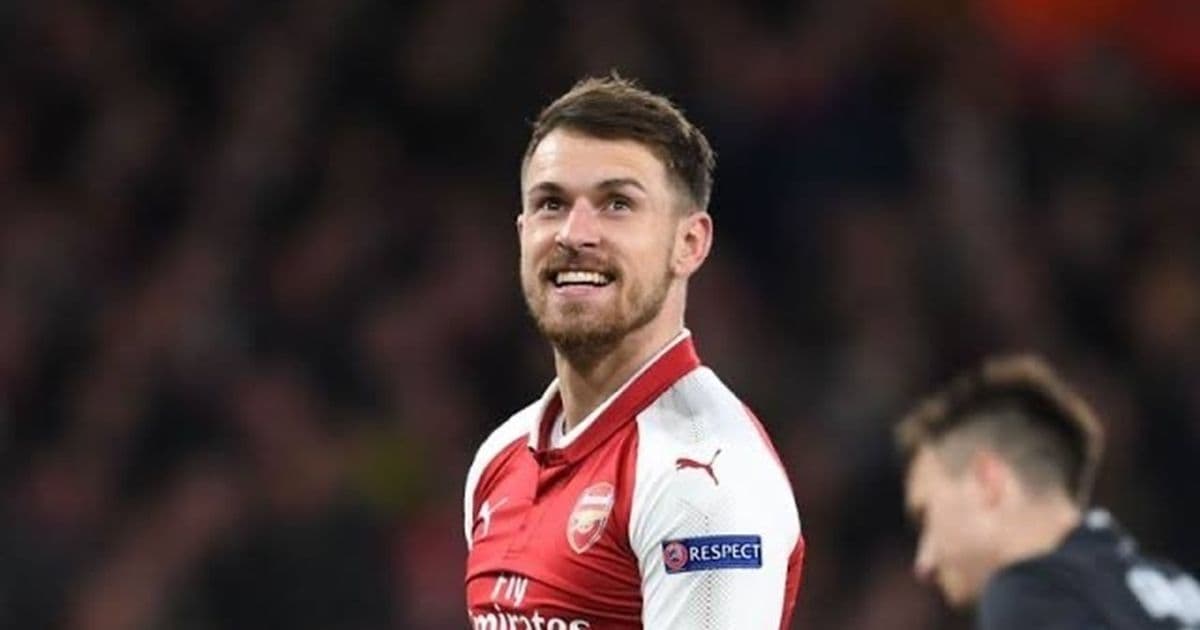 بعد مسيرة عقدين.. الويلزي رامسي يعلن اعتزاله كرة القدم 