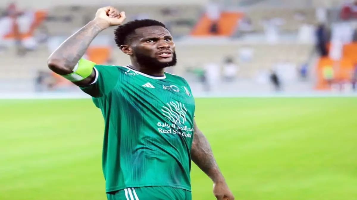 صالح الطريقي يحير الجماهير: فرانك كيسيه لاعب واحد في 6 مراكز... هل هذا ممكن؟