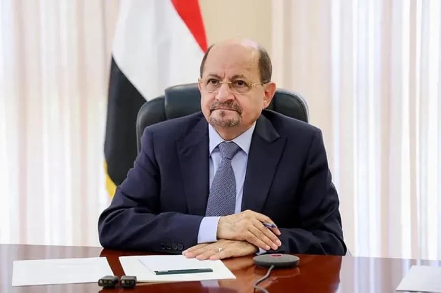 في تحركٍ لافتٍ يُعيد للمرأة اليمنية اعتبارها.. الزنداني يُطلق وعداً حكومياً بتمكينها من مواقع القيادة