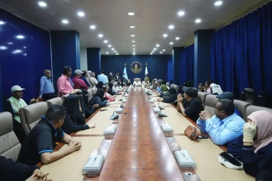 قيادات بالمجلس الانتقالي الجنوبي تقتحم مقر المجلس المغلق وتعقد اجتماعاً طارئاً وسط أنباء عن اشتباكات لفظية