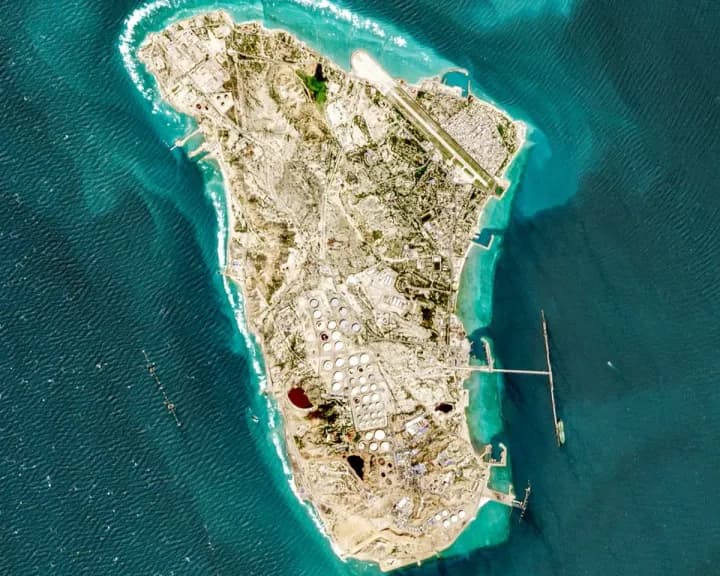 عاجل.. ترمب يعلن تدمير جزيرة خارك عسكرياً: نفذنا أقوى غارة في تاريخ الشرق الأوسط