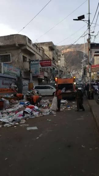 تراكم القمامة يخنق الأحياء!!.. فرق الطوارئ تعمل 24 ساعة لإنقاذ الموقف بعد عيد الفطر (شاهد تفاصيل الخطة)