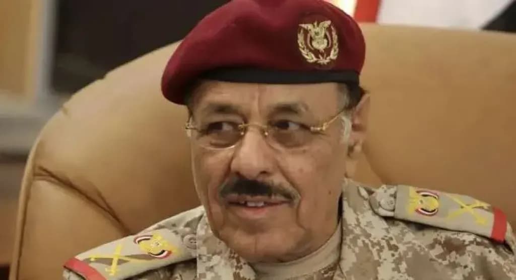 كشف خطير: علي محسن يكشف الحقيقة الكاملة عن انقلاب الحوثي!