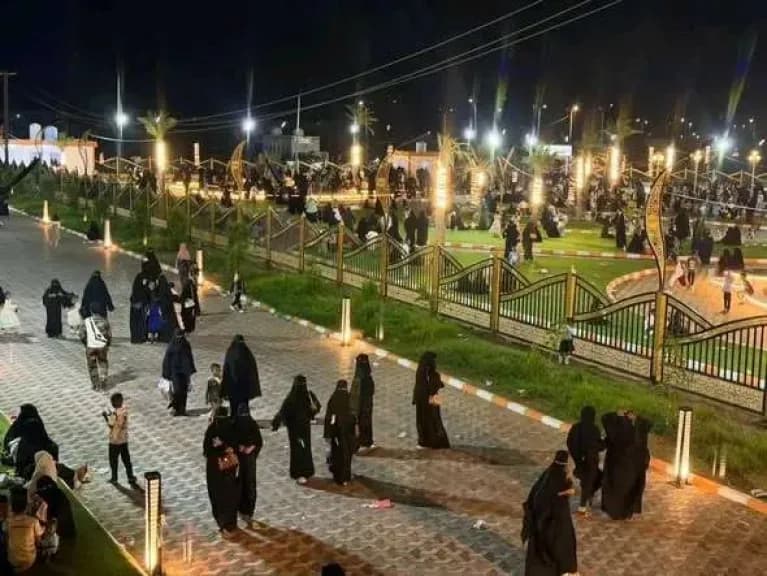 تحول دراماتيكي.. ساحة الشهداء في أبين تعود للحياة بهذا المنظر الخلاب!