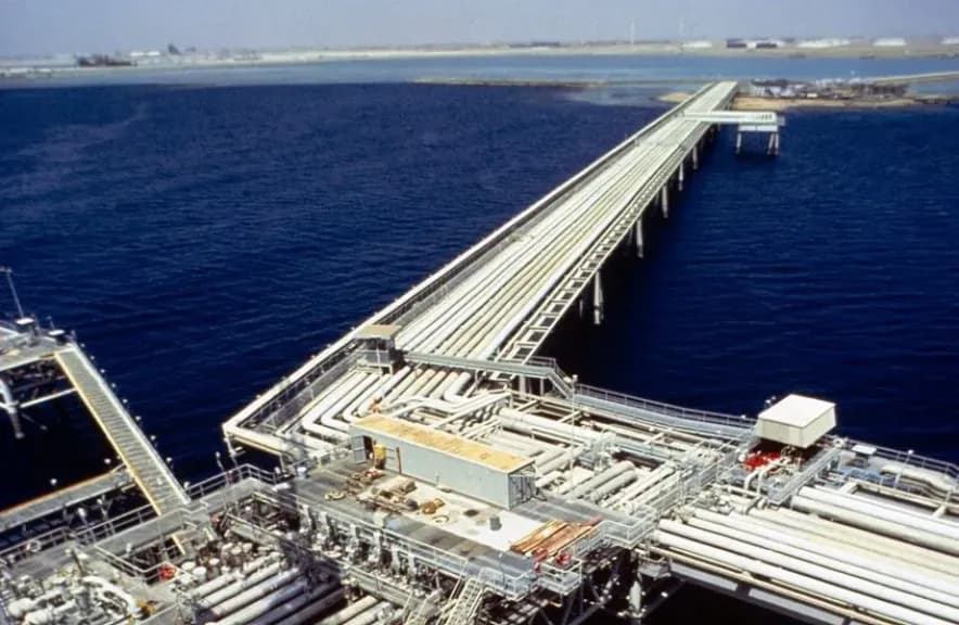 ميناء ينبع يعيد رسم خريطة النفط العالمية.. كيف أنقذت السعودية صادراتها بعد إغلاق مضيق هرمز؟