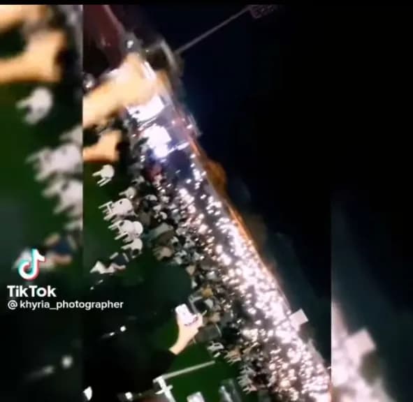 عدن تشهد زخماً جماهيرياً غير مسبوق.. انطلاق ”حفل سبيستوني 2” يغرق ملعب الحبيشي وشوارع كريتر في بحر من البشر