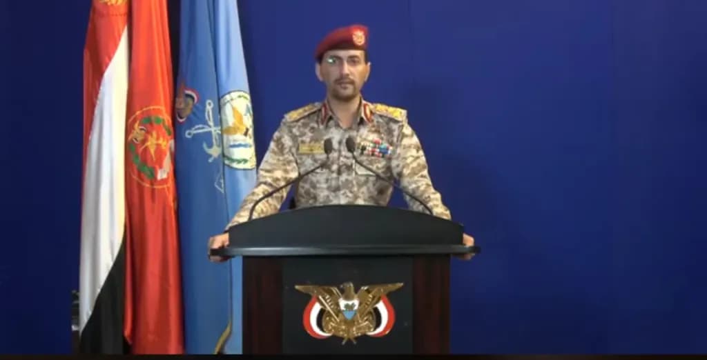 عاجل: الناطق العسكري للحوثيين يحيى سريع يصدر أول بيان ويعلن دخول جماعته للحرب مع ايران في هذه الحالات
