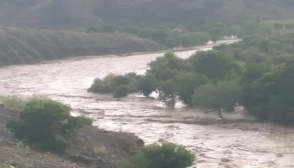 أمطار رعدية وسيول جارفة تضرب 16 محافظة خلال الساعات القادمة