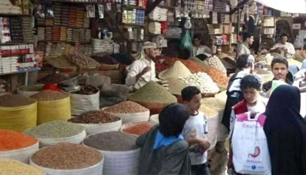 طوفان غلاء يضرب صنعاء والمناطق الخاضعة لحوثي.. فساد ورقابة متعنتة تكشف الفوضى الاقتصادية