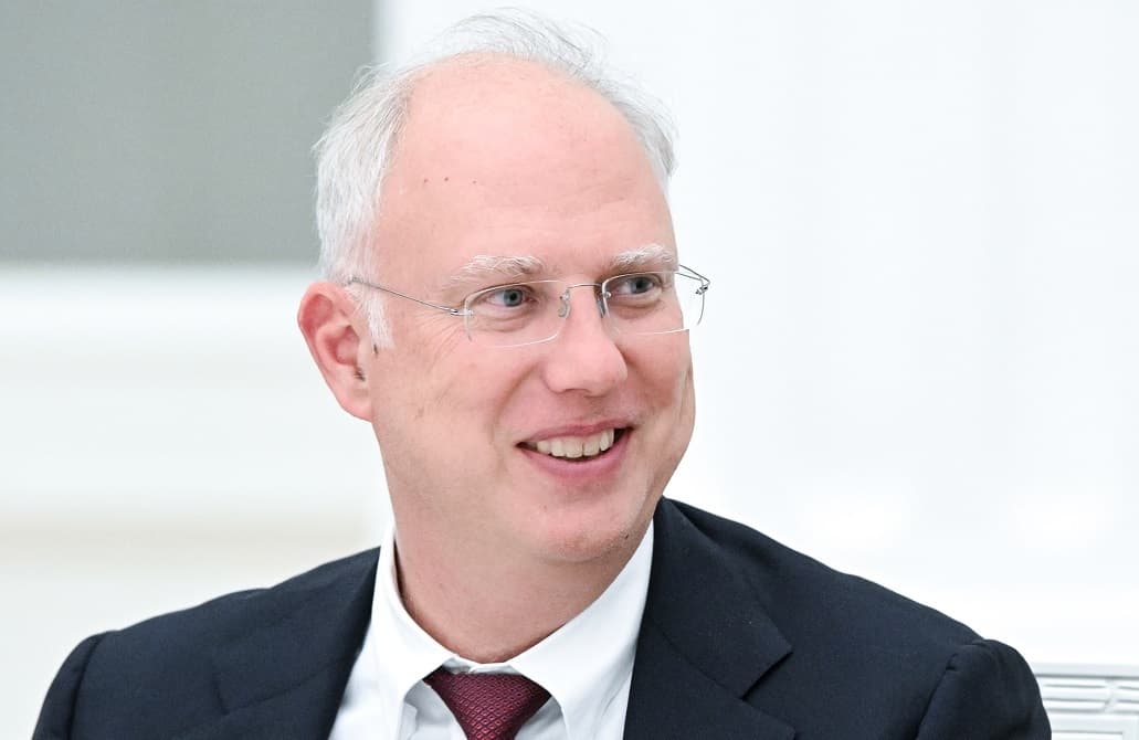 "فيديو مسرب".. دميترييف يتنبأ بأن تتوسل أوروبا للحصول على النفط والغاز الروسيين