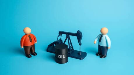 النفط يهبط.. حكومة أمريكية تتدخل لمنع الارتفاع