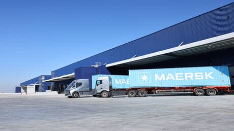 شركة "ميرسك" الدنماركية تعلق خدمتين للشحن البحري