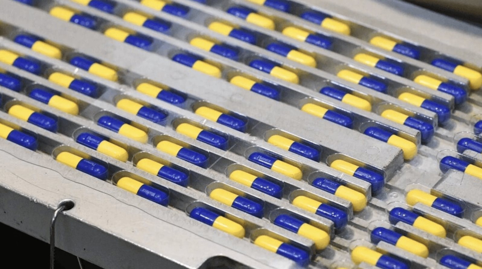 شركات الأدوية الأوروبية تحذر من تداعيات الرسوم الأمريكية على الإنتاج والبحث