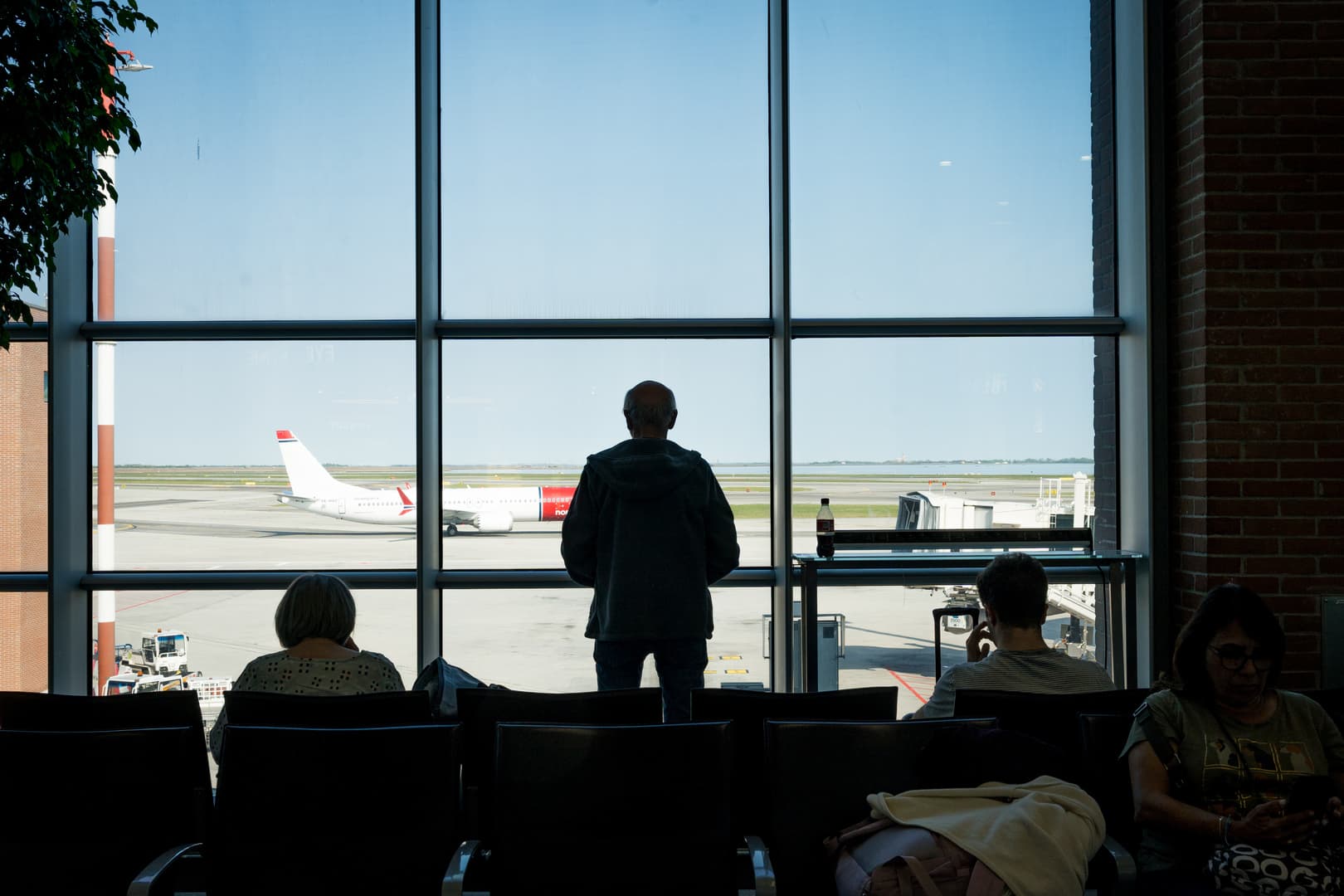 أوروبا على حافة الهاوية.. 10 أيام قبل نفاد وقود الطائرات