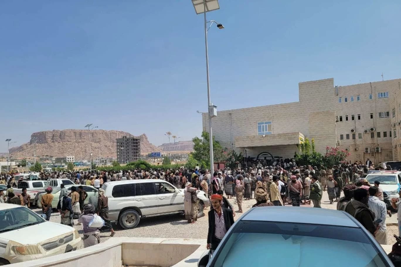 مجزرة حوثية في شبوة: سقوط 45 قتيلاً بهجوم صواريخ