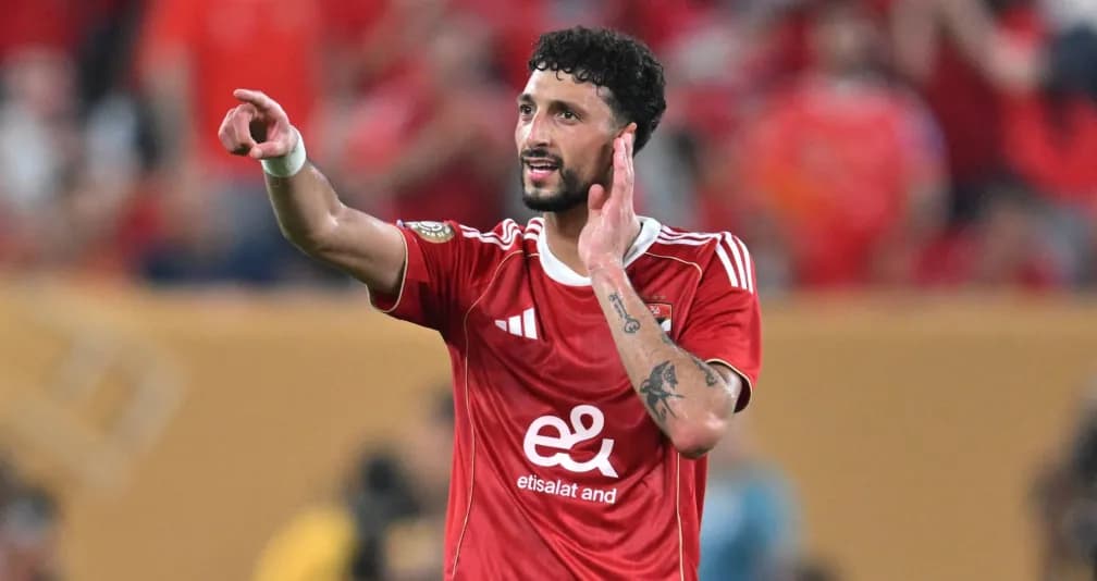 وسام أبو علي خارج معسكر الأهلي المصري