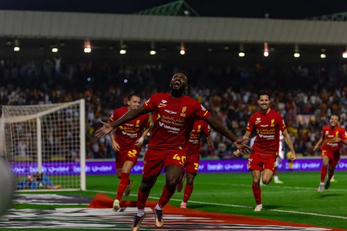 ريمونتادا القادسية تغتال الفرحة الأهلاوية