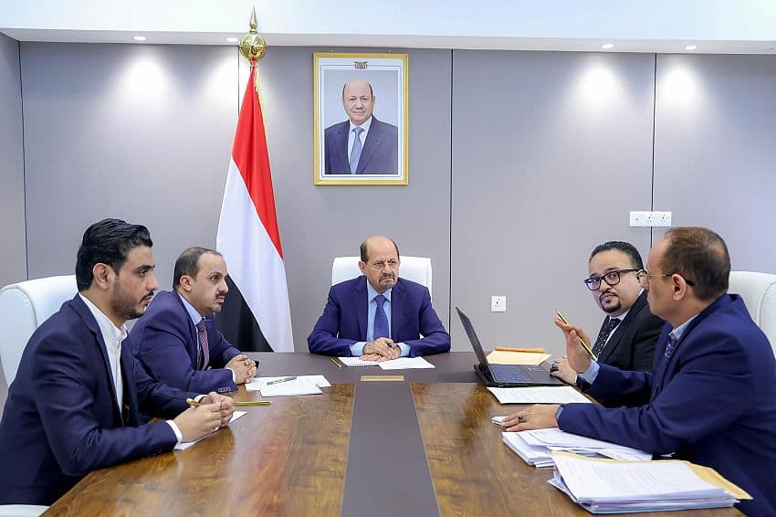 وزير الإعلام يدعو إلى رقمنة أرشيف إذاعة عدن وتطوير البنية التحتية للإعلام الرسمي في عدن