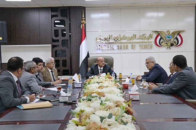 محافظ المركزي يدعم البنك اليمني للإنشاء في عدن