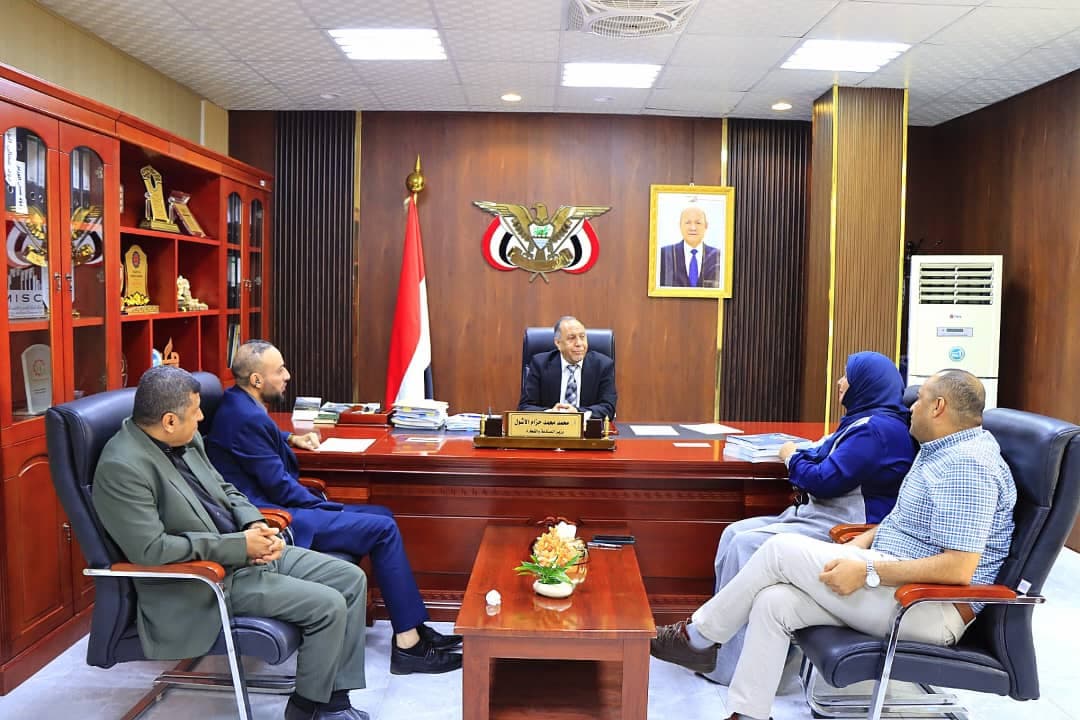 وزير الصناعة يدعو إلى تعزيز الشراكة مع النيابة لتسريع الفصل في القضايا التجارية