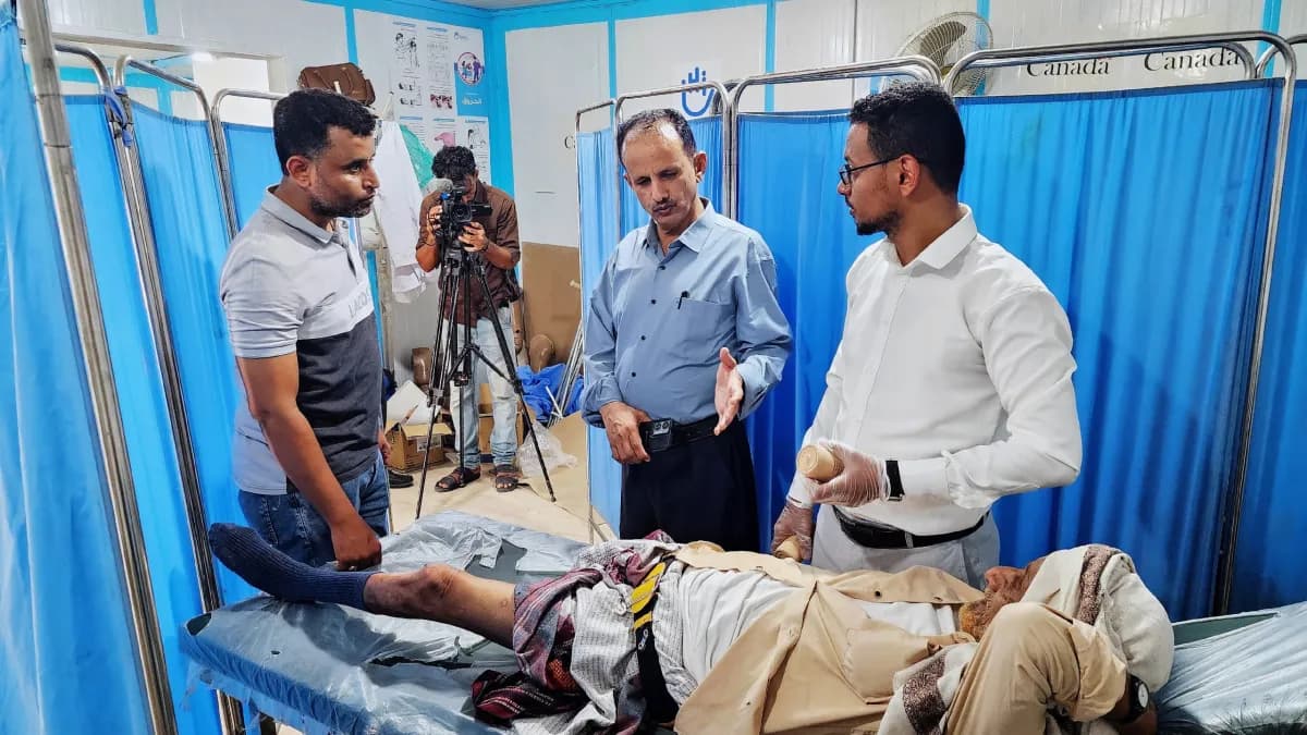 مستشفي المخا يطلق مرحلة جديدة لتركيب الأطراف الصناعية للمصابين بالحرب