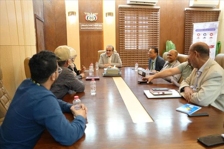 بحيبح يبحث مع لجنة الإنقاذ الدولية تعزيز الشراكة بالمشاريع الصحية