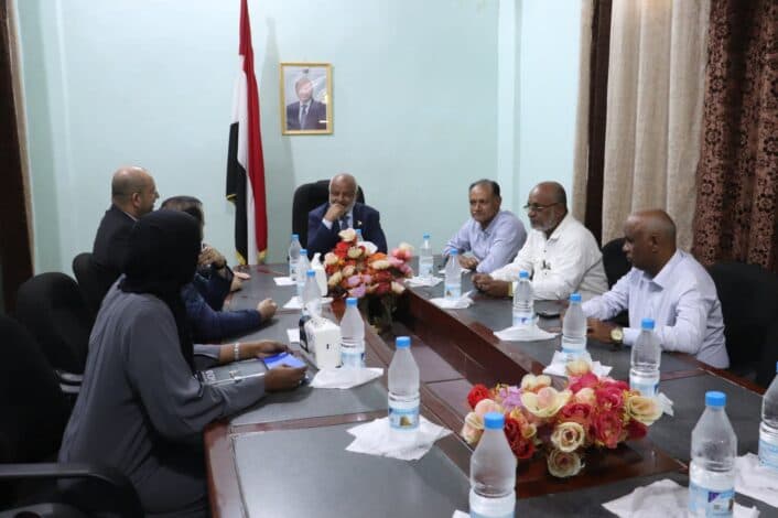 محافظ الحديدة ي discuss مع منظمة الهجرية سبل تعزيز الاستجابة الإنسانية وتوسيع الخدمات