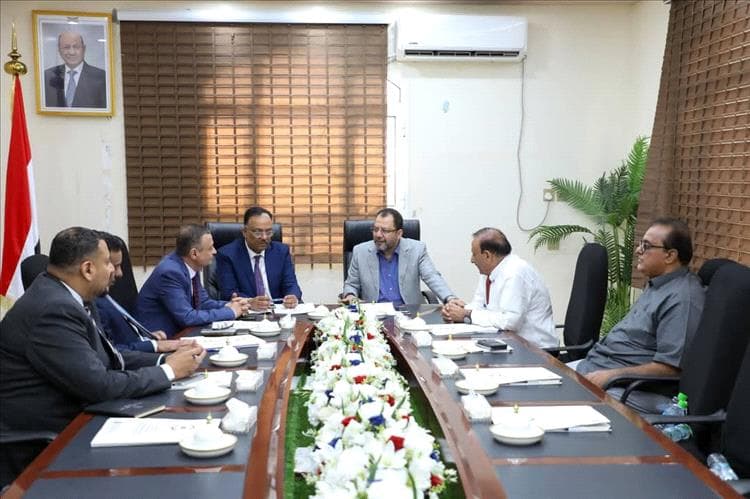 كفاءة القطاع الكهربائي تجمع بين الوزير والجماركي في حديث مثمر