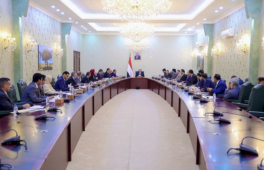 الحكومة تقر إصلاحات مالية لضمان انتظام صرف المرتبات