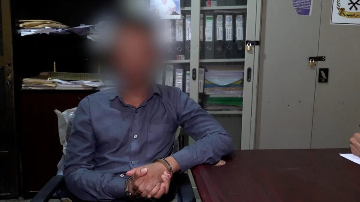 ضبط متهم بالنصب والابتزاز الإلكتروني للفتيات في المخا وإحالته للنيابة