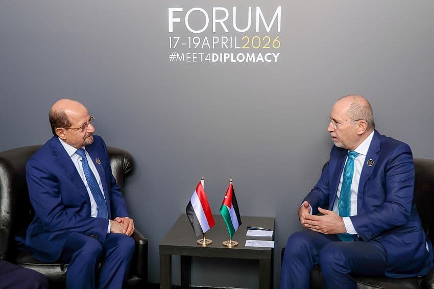 الزنداني والصفدي يبحثان تعزيز العلاقات اليمنية الأردنية وتنسيق المواقف الإقليمية