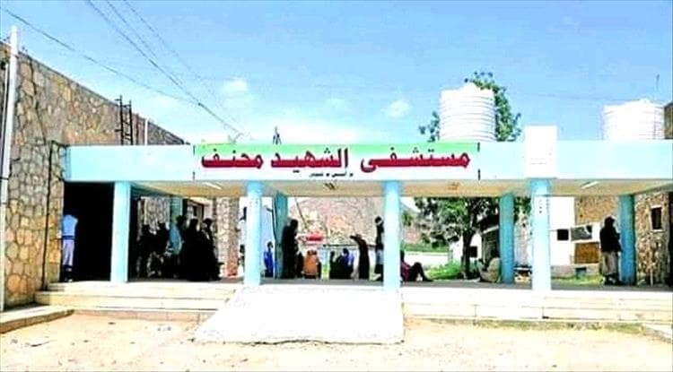 وفاة شخص وإصابة ثلاثة آخرين في حادث مروري بلودر أبين