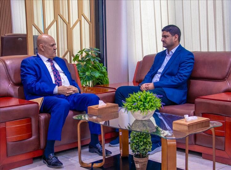 تعز تشهد أولوية تموينية وتنسيقًا مشتركًا لضبط أسواق الوقود