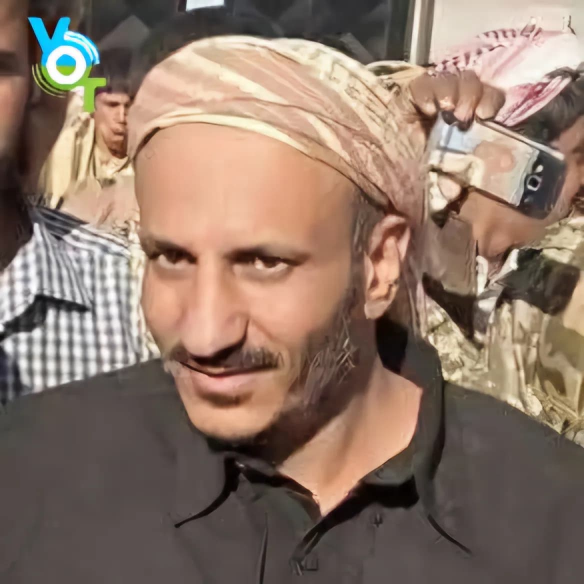 عاجل | طارق صالح يقدم استقالته بعد تحذير رئاسي له 