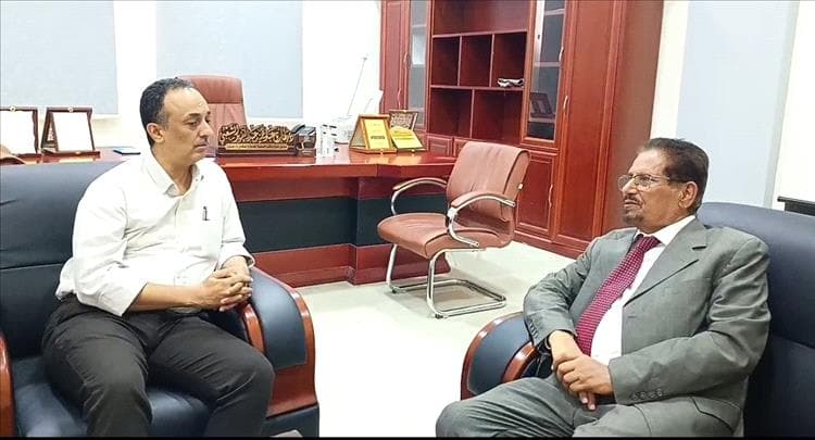 شقيق الشعبي ي discuss أوضاع الصحة في عدن مع وكيل المحافظة