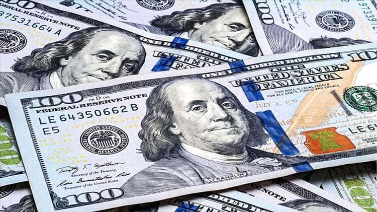 الدولار يحافظ على استقراره بفضل الإقبال على أصول الملاذ الآمن