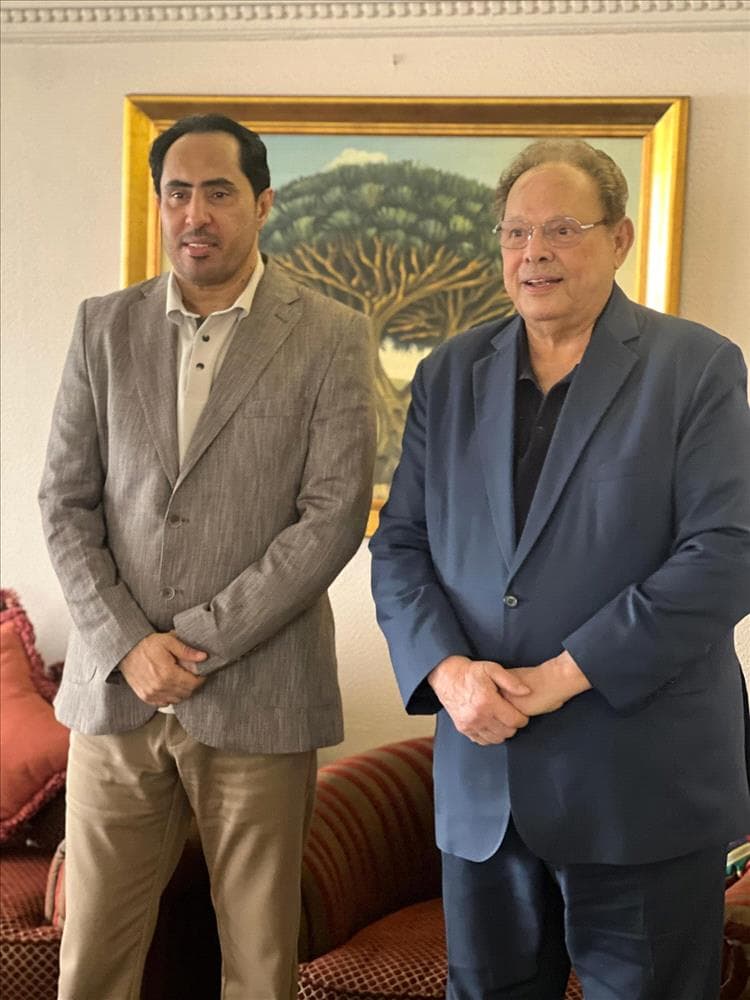 ناصر محمد يستقبل البكري في مساعٍ لوقف الحرب والوحدة الوطنية