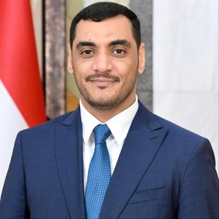 نائب وزراء يحذر من "الفوضى الممنهجة" في حضرموت وعدن ويدعو لبناء مؤسسات الدولة