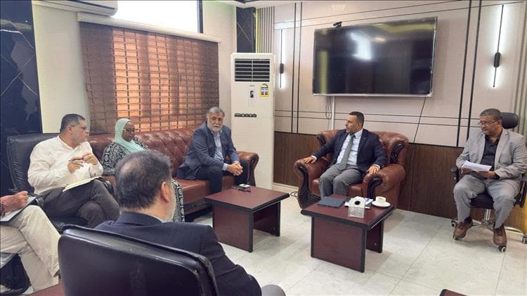 وكيل وزارة الصحة لقطاع الرعاية يناقش مع ممثل منظمة الصحة العالمية سبل تعزيز الشراكة