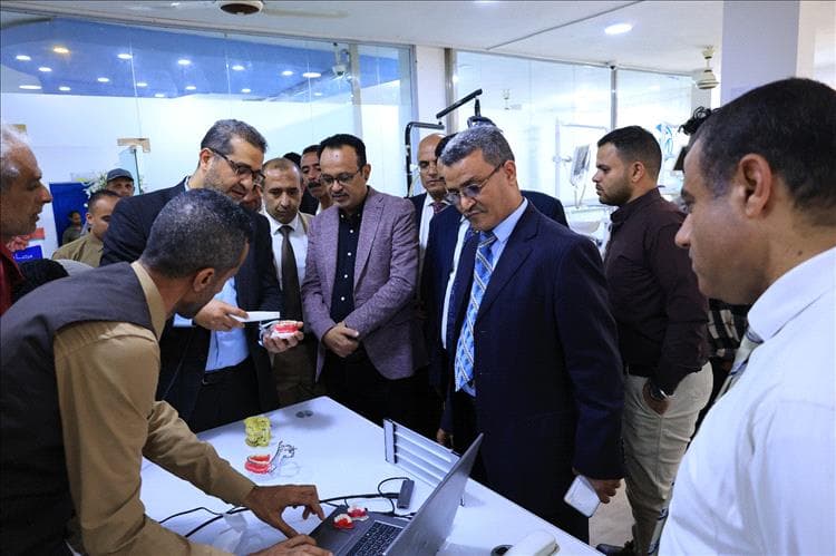 محافظ تعز يرعى تدشين مركز الامتياز بكلية العلوم الطبية لتعزيز التدريب الصحي