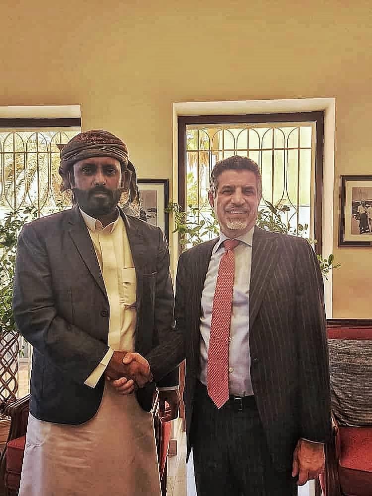 الشيخ عمرو بن حبريش يلتقي السفير الأمريكي لدى بلادنا